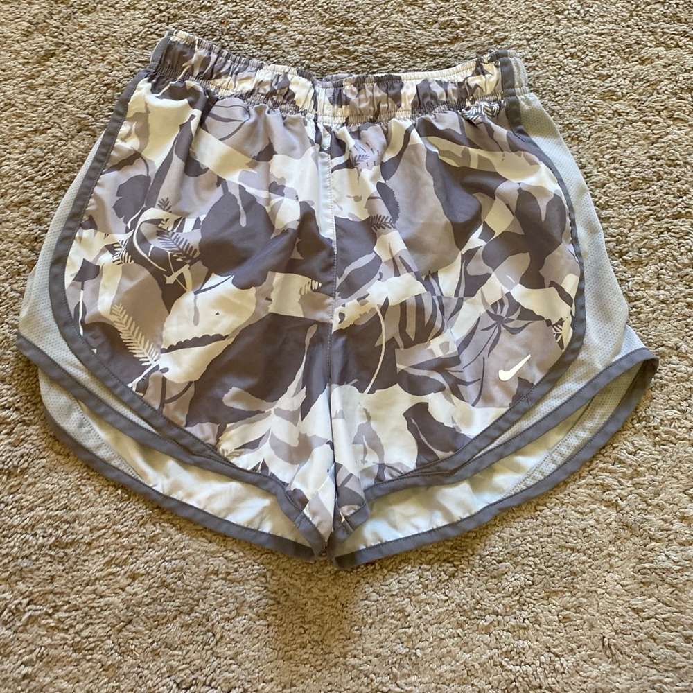 Nike dri fit women’s small gray athletic shorts